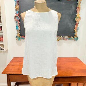 Silky White Scoop Neck Tank Top by Naked Zebra Size Medium